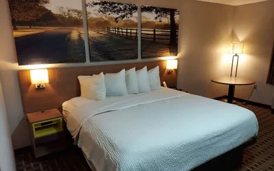 Photo 5 - Days Inn & Suites by Wyndham Huntsville