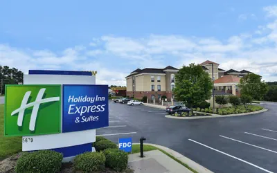 Photo 2 - Holiday Inn Express Hotel & Suites Petersburg-Dinwiddie by IHG