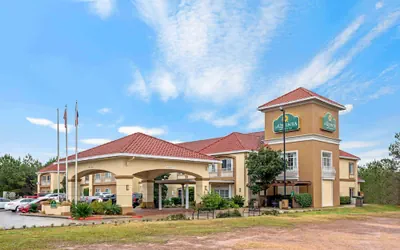 La Quinta Inn & Suites by Wyndham Conroe