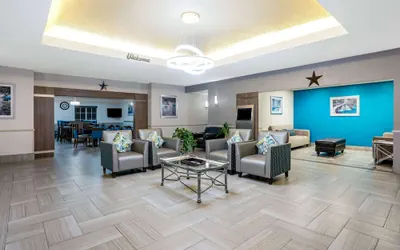 Photo 3 - La Quinta Inn & Suites by Wyndham Conroe