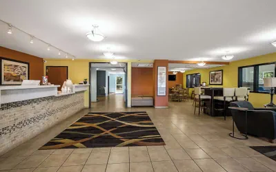 Photo 4 - Americas Best Value Sandman Inn