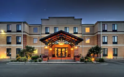 Photo 2 - Staybridge Suites Middleton Madison-West by IHG