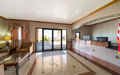 Photo 4 - SureStay Hotel by Best Western Falfurrias