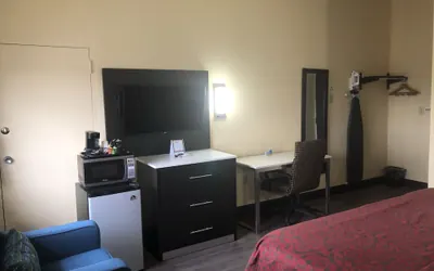 Photo 5 - Days Inn by Wyndham Grove City Columbus South