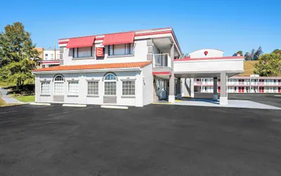 Photo 2 - Red Roof Inn Abingdon