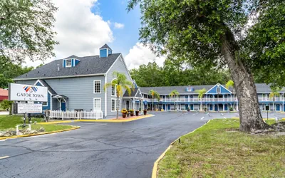 Photo 2 - Gator Town Inn