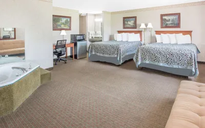 Photo 5 - Days Inn & Suites by Wyndham Brinkley