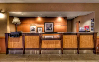 Photo 5 - Hampton Inn & Suites Kalamazoo - Oshtemo
