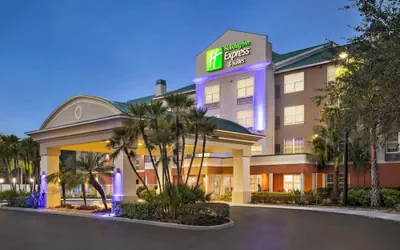 Photo 2 - Holiday Inn Express Sarasota East - I-75 by IHG