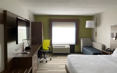 Photo 4 - Holiday Inn Express & Suites Fort Wayne by IHG