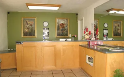 Photo 2 - Classic Inn Red Bluff