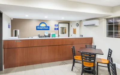 Photo 4 - Days Inn by Wyndham El Centro
