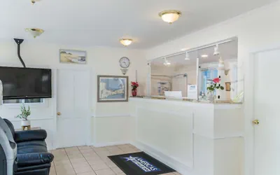 Photo 4 - Americas Best Value Inn & Suites Hyannis Cape Cod