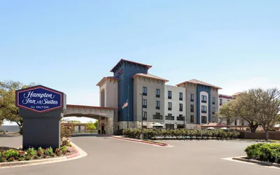 Photo 2 - Hampton Inn & Suites San Marcos
