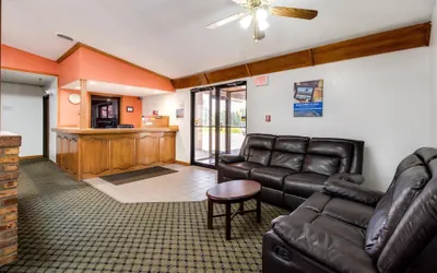 Photo 4 - Motel 6 Marion, IL