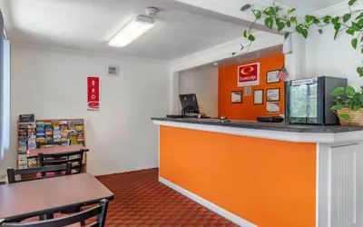 Photo 5 - Econo Lodge Lee - Great Barrington