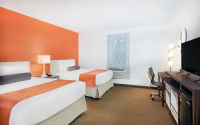 Photo 4 - Howard Johnson by Wyndham Quincy/Boston