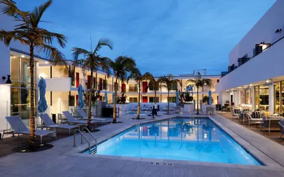 Photo 2 - Courtyard by Marriott Santa Barbara Downtown