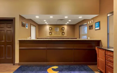 Photo 4 - Comfort Inn & Suites Fayetteville - University Area