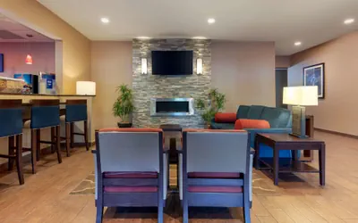 Photo 3 - Comfort Inn & Suites Fayetteville - University Area