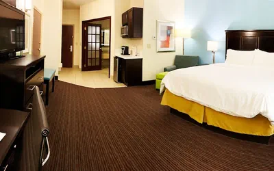 Photo 5 - Holiday Inn Express Hotel & Suites Gainesville by IHG