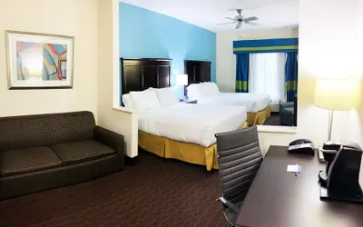Photo 4 - Holiday Inn Express Hotel & Suites Gainesville by IHG