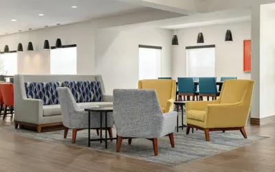 Photo 2 - Holiday Inn Express Hotel & Suites Edmond by IHG