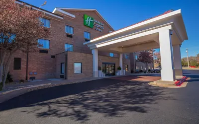 Holiday Inn Express Hotel & Suites Edmond by IHG