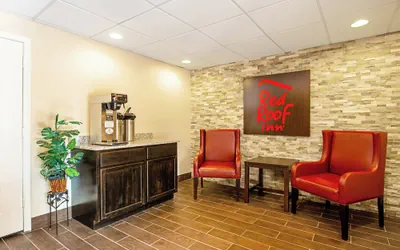 Photo 4 - Red Roof Inn Scottsburg