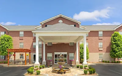 Photo 2 - Hawthorn Extended Stay by Wyndham Cincinnati/Sharonville