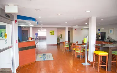 Photo 4 - Microtel Inn & Suites by Wyndham Daphne/Mobile