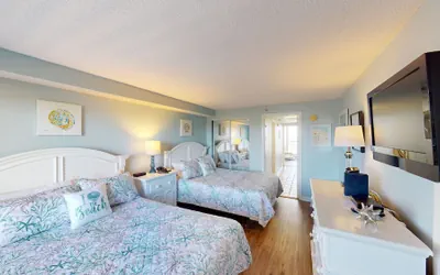 Photo 4 - Litchfield Beach & Golf Resort