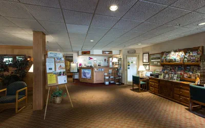 Photo 3 - Commodores Inn