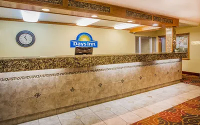 Photo 3 - Days Inn by Wyndham Yakima
