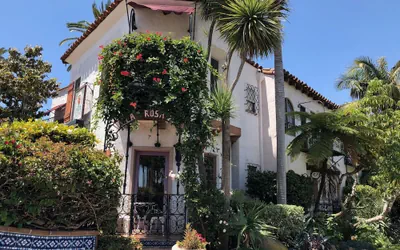 Photo 2 - Villa Rosa Inn