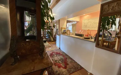 Photo 5 - Villa Rosa Inn