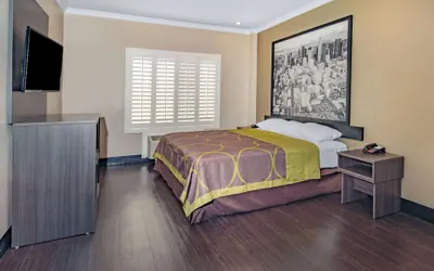 Photo 4 - Super 8 by Wyndham North Hollywood