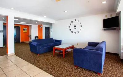 Photo 5 - El Paso Inn & Suites