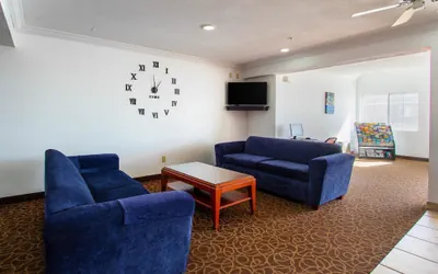 Photo 4 - El Paso Inn & Suites
