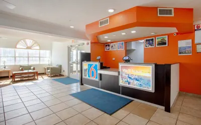 Photo 3 - El Paso Inn & Suites