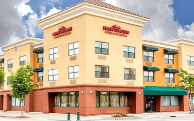 Photo 2 - Hawthorn Suites by Wyndham Oakland/Alameda