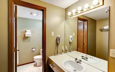 Photo 5 - Western Inn