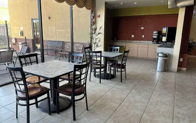Photo 5 - Red Lion Inn & Suites IAH Airport East