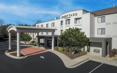 Photo 2 - Courtyard by Marriott Danville