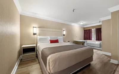 Photo 4 - Americas Best Value Inn San Clemente Beach