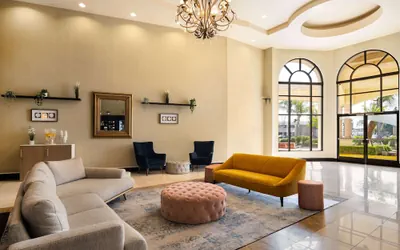 Photo 4 - Hotel Marguerite Anaheim/Garden Grove, Trademark Collection by Wyndham