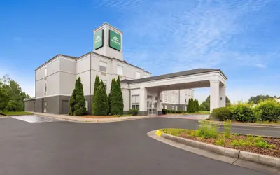 Photo 2 - Wingate by Wyndham Dublin Near Claytor Lake State Park