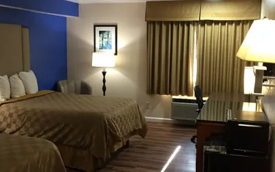 Photo 2 - California Inn and Suites Bakersfield