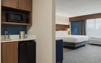 Photo 4 - Holiday Inn Express & Suites Indianapolis Dtn-Conv Ctr Area by IHG