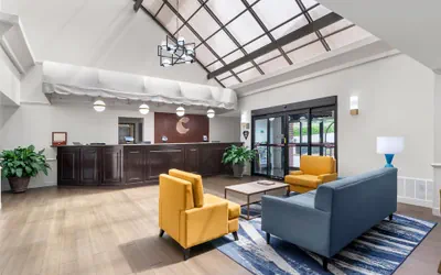Photo 4 - Comfort Inn & Suites Suwanee - Sugarloaf